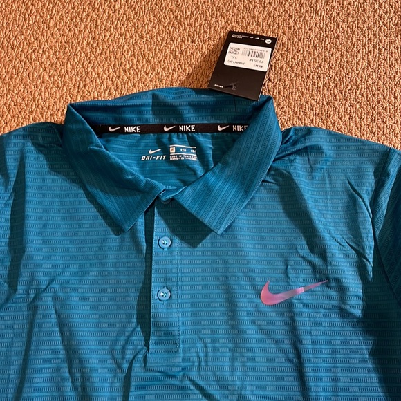 NWT Nike T - Picture 2 of 8